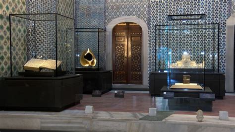 Osmanlıya 400 yıl boyunca ev sahipliği yapmış müzede eser sayısı 60dan 300e yükseldi. Her biri çok önemli olan tarihi eserler ziyaretçilerini bekliyor